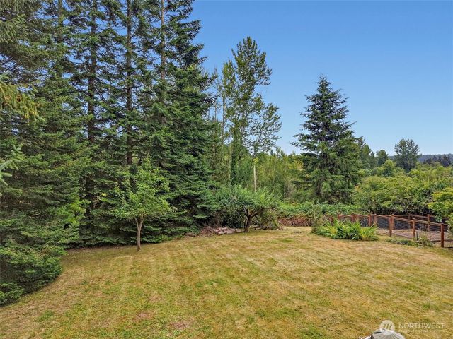 24901 Roberts Drive, Black Diamond, WA 98010