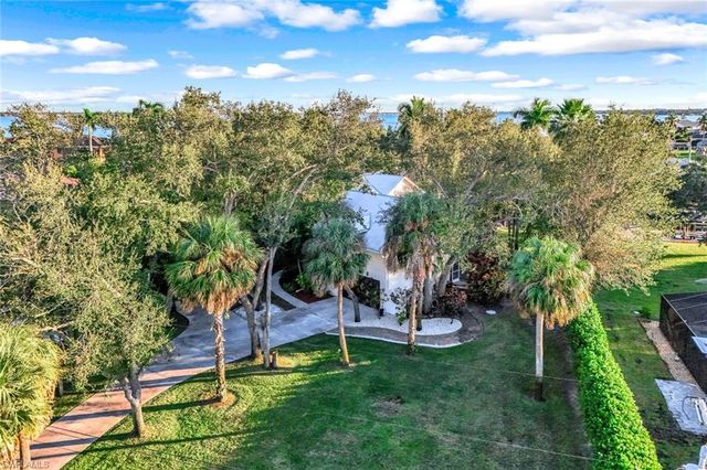 1787 Seafan CIR, North Fort Myers, FL 33903