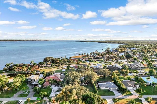 1787 Seafan CIR, North Fort Myers, FL 33903