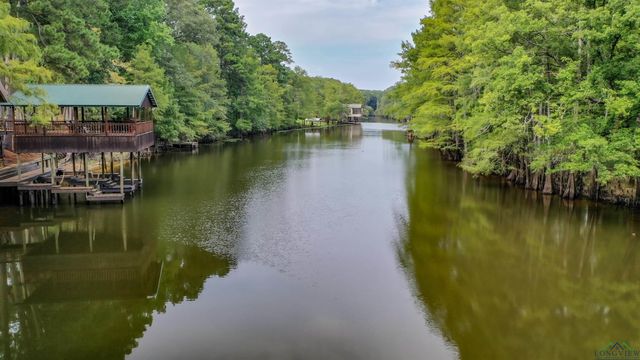 1281 Moxley Grocery Road, Karnack, TX 75661