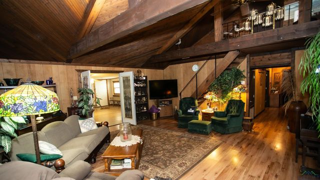 1281 Moxley Grocery Road, Karnack, TX 75661