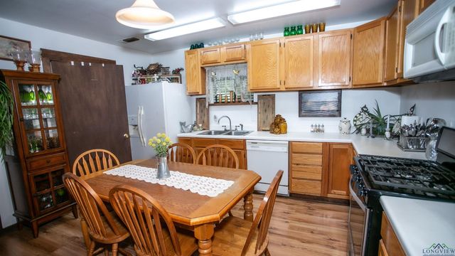 1281 Moxley Grocery Road, Karnack, TX 75661