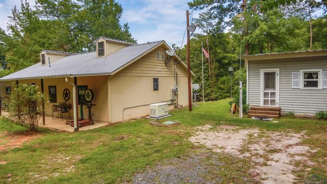 1281 Moxley Grocery Road, Karnack, TX 75661