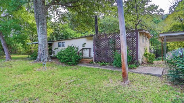 1281 Moxley Grocery Road, Karnack, TX 75661