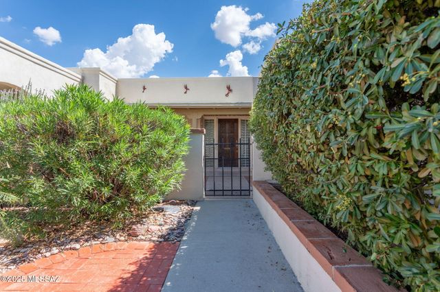 531 S Paseo La Rueda Circle, Green Valley, AZ 85614