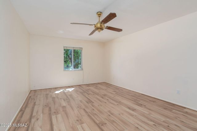 531 S Paseo La Rueda Circle, Green Valley, AZ 85614