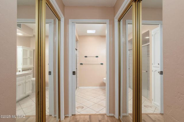 531 S Paseo La Rueda Circle, Green Valley, AZ 85614