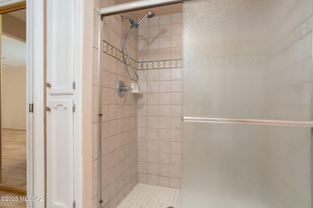 531 S Paseo La Rueda Circle, Green Valley, AZ 85614