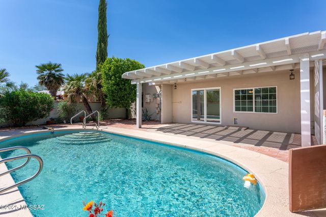 531 S Paseo La Rueda Circle, Green Valley, AZ 85614