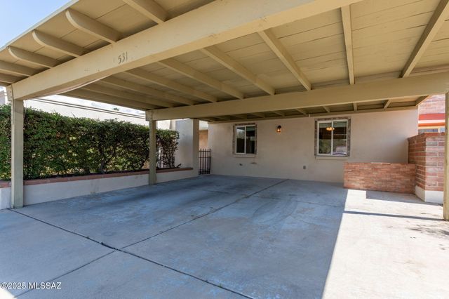 531 S Paseo La Rueda Circle, Green Valley, AZ 85614