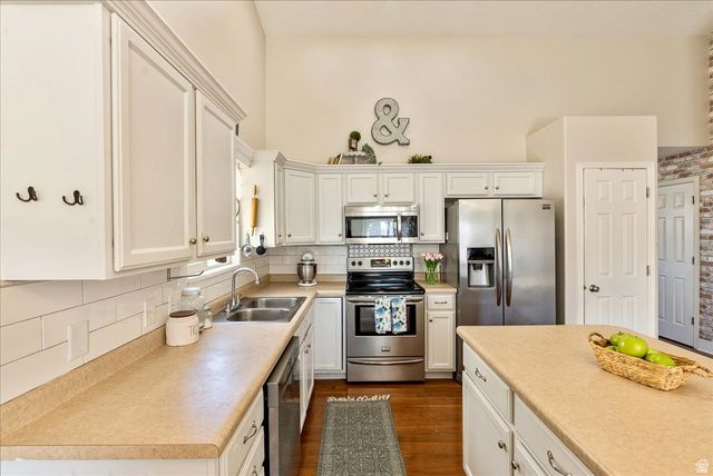 6657 W HAVEN MAPLE DR, West Jordan, UT 84081