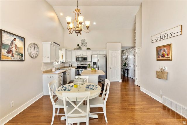 6657 W HAVEN MAPLE DR, West Jordan, UT 84081