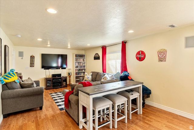 6657 W HAVEN MAPLE DR, West Jordan, UT 84081