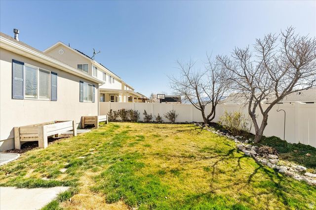 6657 W HAVEN MAPLE DR, West Jordan, UT 84081