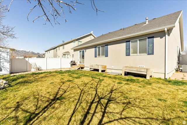 6657 W HAVEN MAPLE DR, West Jordan, UT 84081