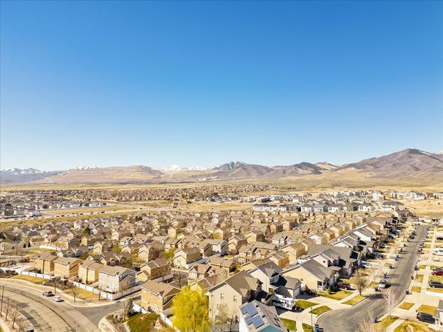 6657 W HAVEN MAPLE DR, West Jordan, UT 84081