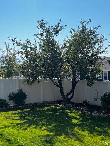 6657 W HAVEN MAPLE DR, West Jordan, UT 84081