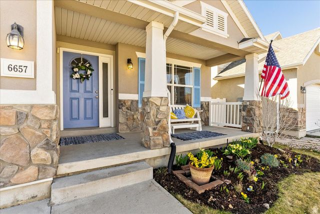 6657 W HAVEN MAPLE DR, West Jordan, UT 84081