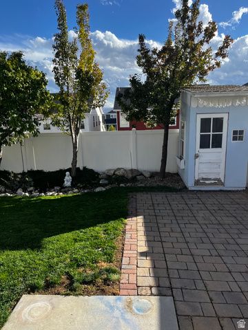 6657 W HAVEN MAPLE DR, West Jordan, UT 84081