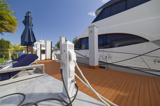 3368 NE 169th St, North Miami Beach, FL 33160