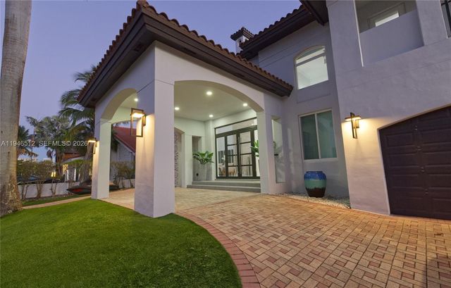 3368 NE 169th St, North Miami Beach, FL 33160