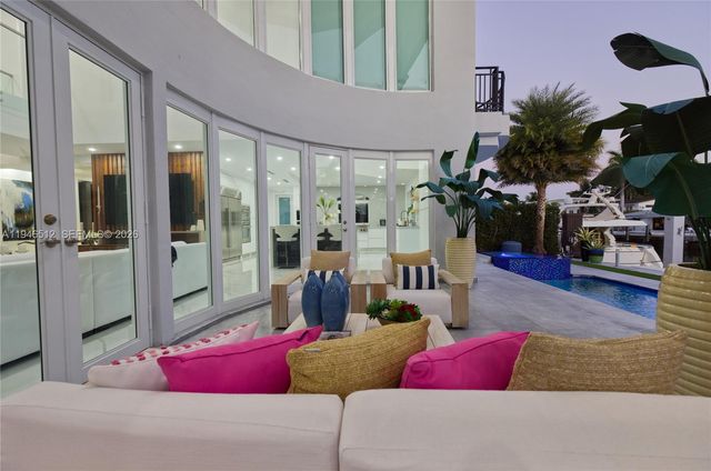 3368 NE 169th St, North Miami Beach, FL 33160