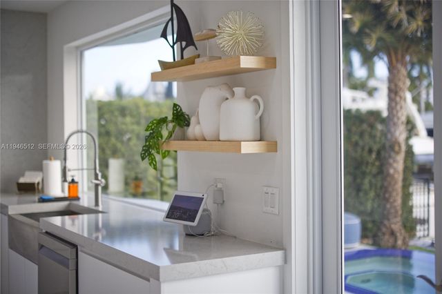 3368 NE 169th St, North Miami Beach, FL 33160