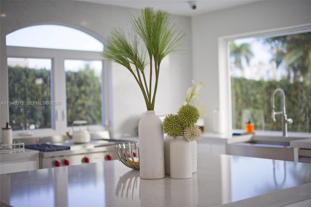 3368 NE 169th St, North Miami Beach, FL 33160