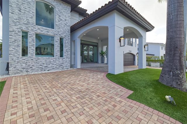 3368 NE 169th St, North Miami Beach, FL 33160