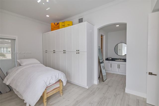 3368 NE 169th St, North Miami Beach, FL 33160