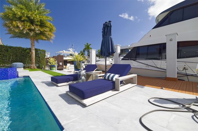 3368 NE 169th St, North Miami Beach, FL 33160