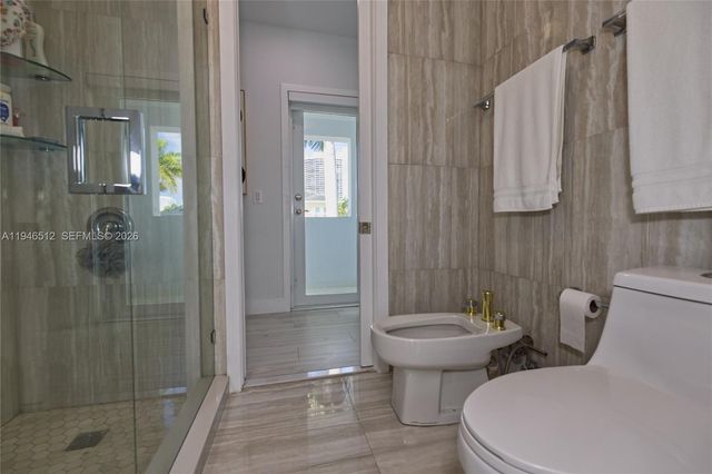 3368 NE 169th St, North Miami Beach, FL 33160