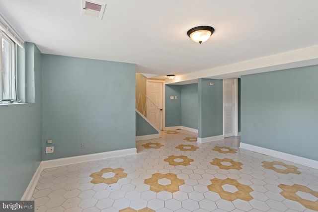 542 BURGESS ST, Philadelphia, PA 19116
