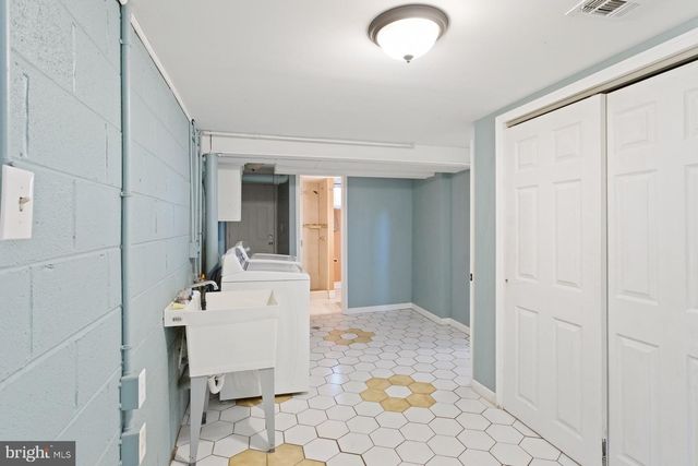 542 BURGESS ST, Philadelphia, PA 19116