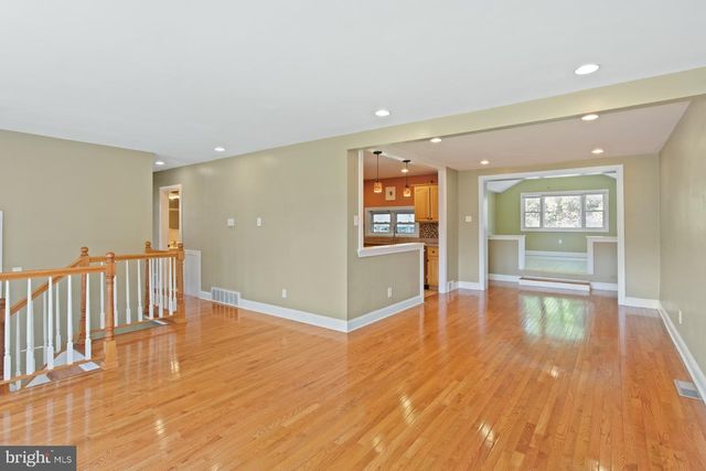 542 BURGESS ST, Philadelphia, PA 19116
