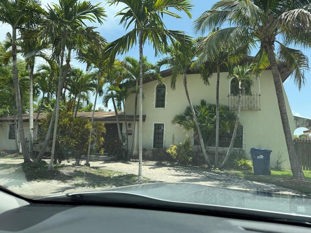 2390 NE 199th Street, Aventura, FL 33180