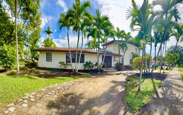 2390 NE 199th Street, Aventura, FL 33180