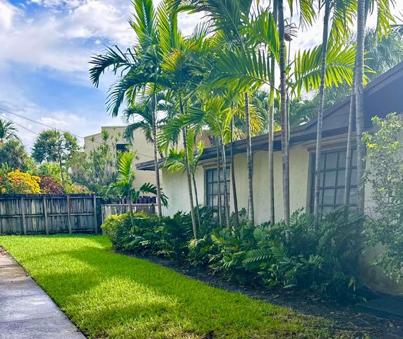 2390 NE 199th Street, Aventura, FL 33180