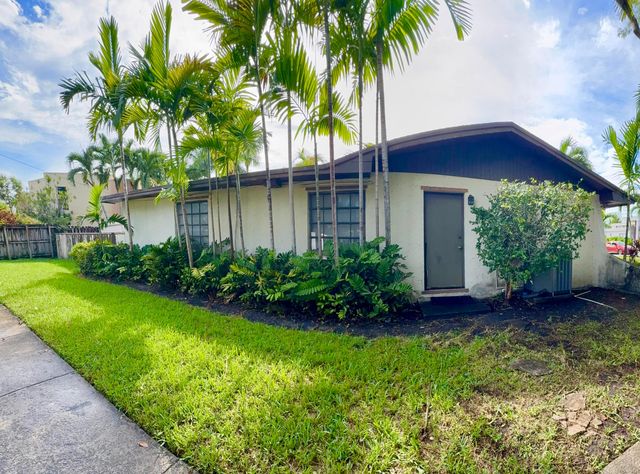 2390 NE 199th Street, Aventura, FL 33180