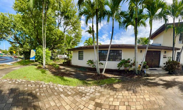2390 NE 199th Street, Aventura, FL 33180