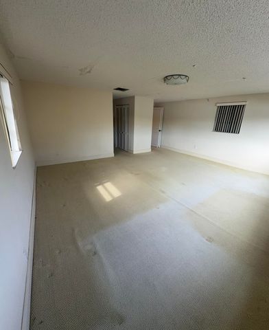 2390 NE 199th Street, Aventura, FL 33180