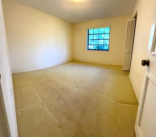 2390 NE 199th Street, Aventura, FL 33180