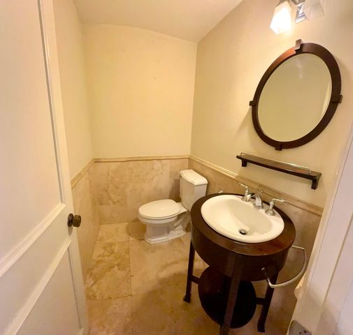 2390 NE 199th Street, Aventura, FL 33180
