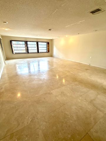 2390 NE 199th Street, Aventura, FL 33180