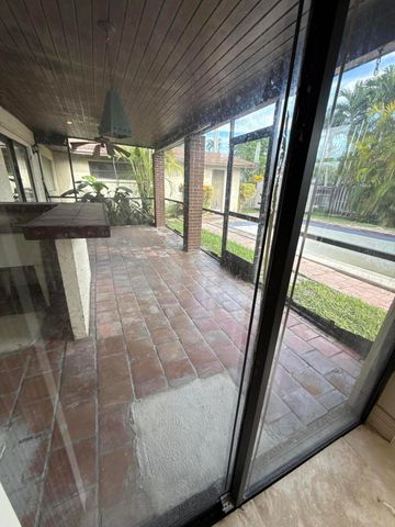 2390 NE 199th Street, Aventura, FL 33180