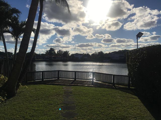 2390 NE 199th Street, Aventura, FL 33180