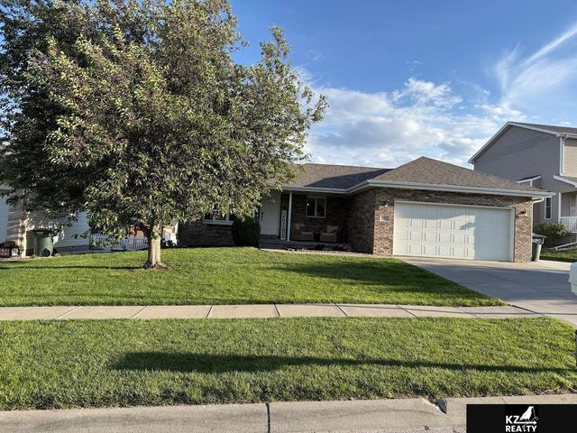 8631 Lavender Circle, Lincoln, NE 68505