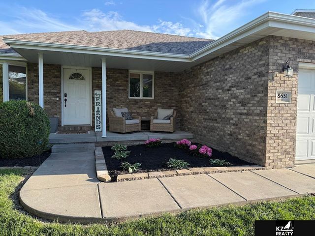 8631 Lavender Circle, Lincoln, NE 68505