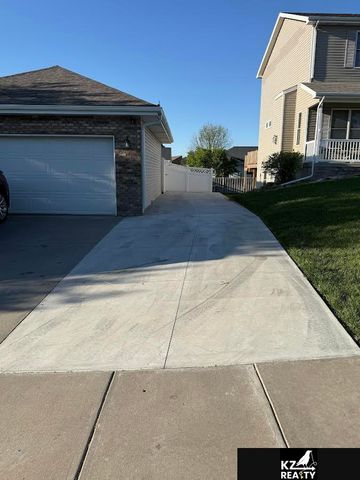 8631 Lavender Circle, Lincoln, NE 68505