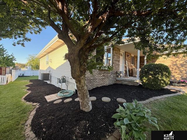 8631 Lavender Circle, Lincoln, NE 68505